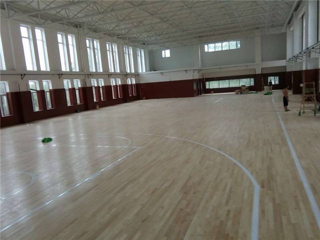 籃球場(chǎng)木地板價(jià)格