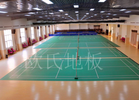 為什么室內排球場都用運動木地板？