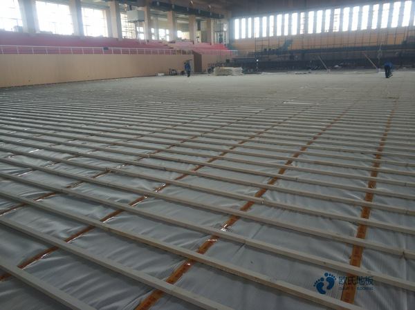 25厚體育場地地板哪個(gè)牌子好1